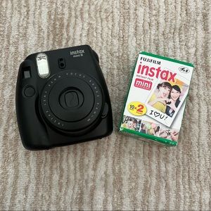 Instax Mini 8 Black w/ Film